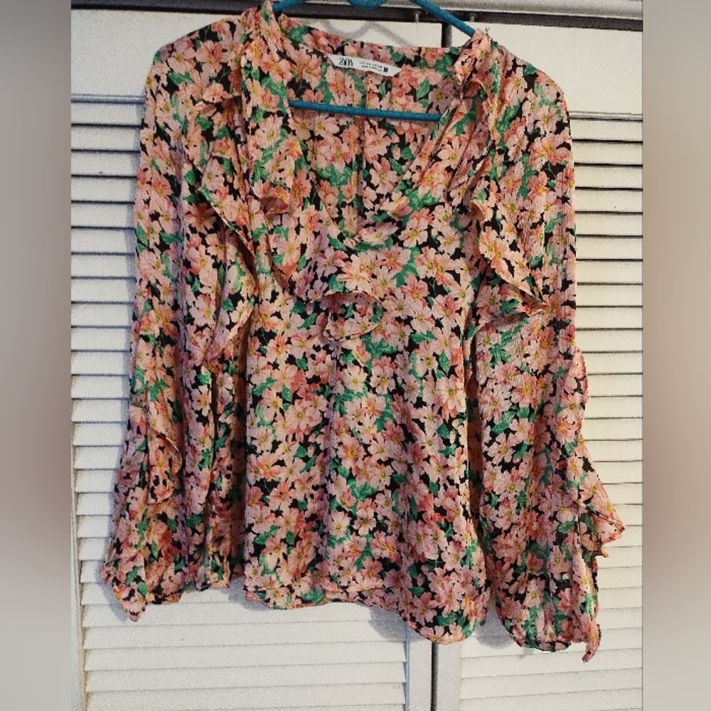Zara Chiffon ruffle detail Floral loose pink blouse S